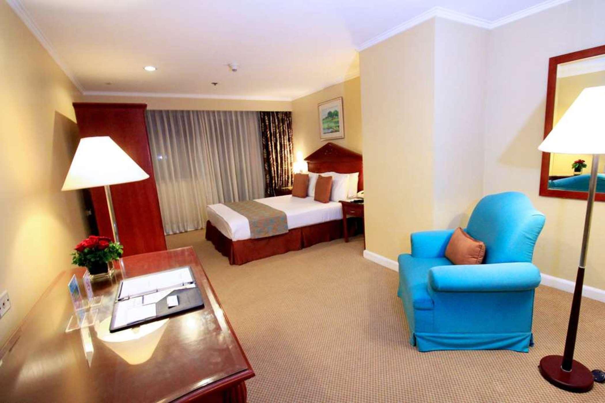 Oxford Suites Makati Makati City Bagian luar foto