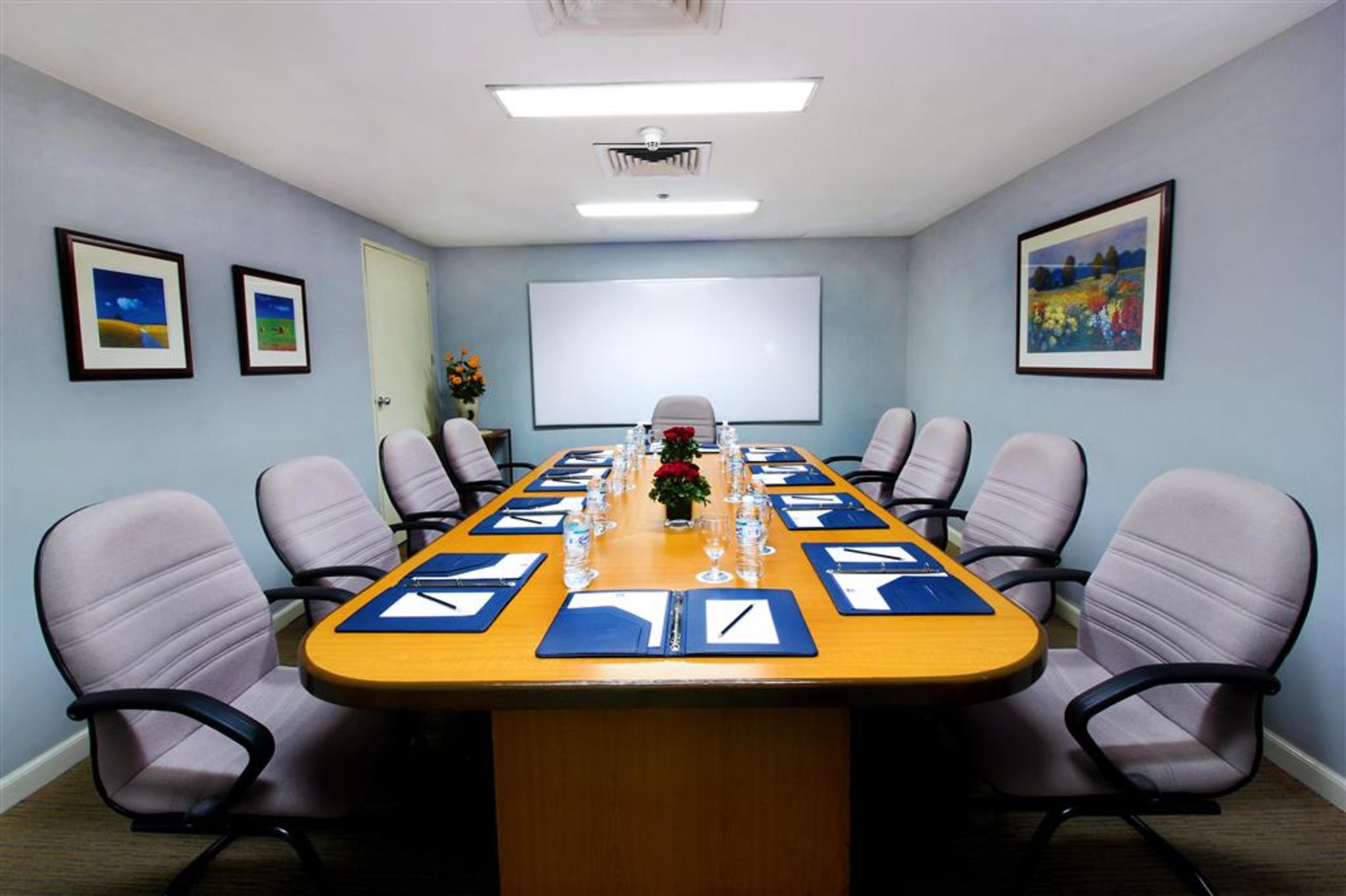 Oxford Suites Makati Makati City Bagian luar foto