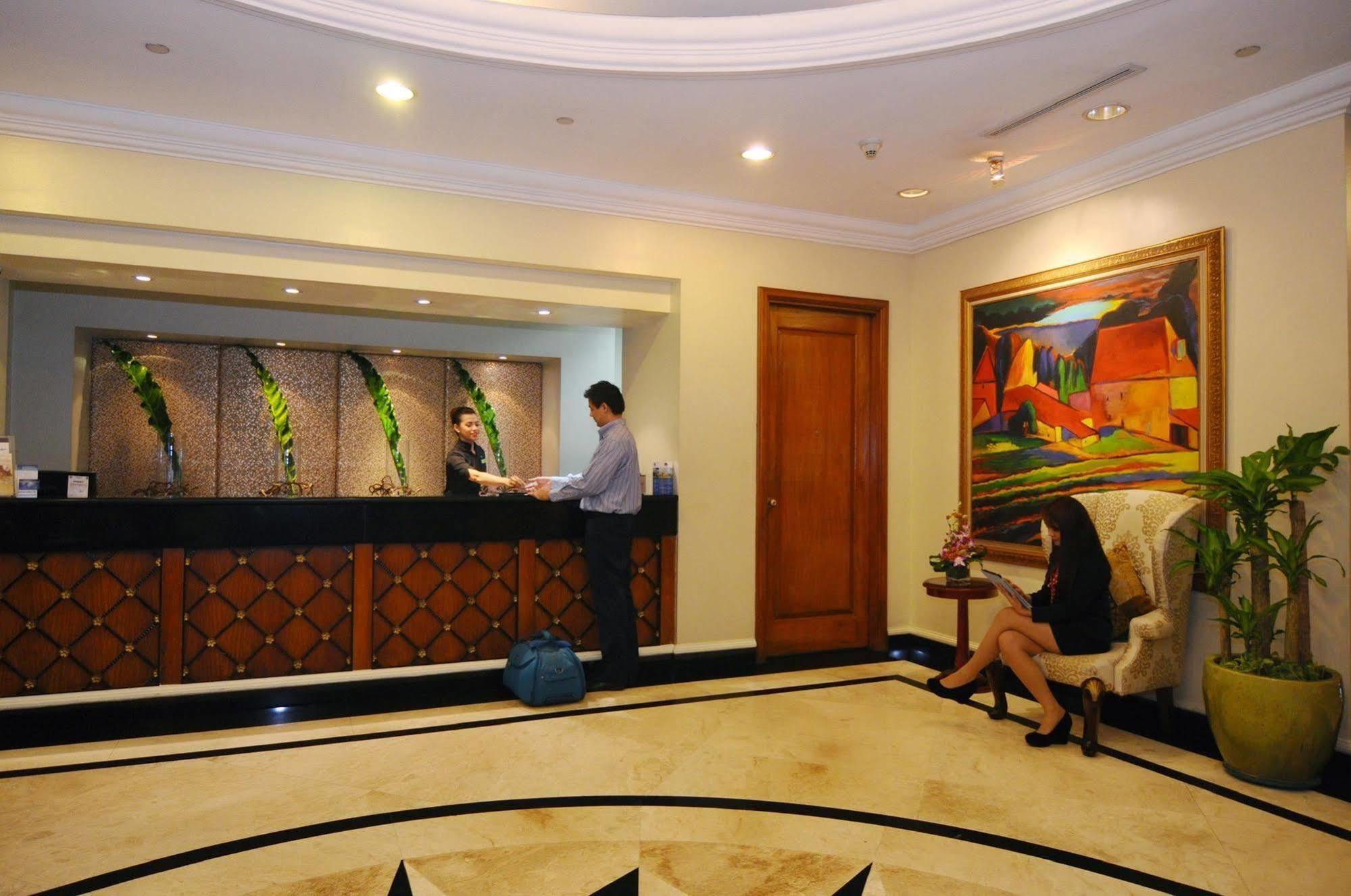 Oxford Suites Makati Makati City Bagian luar foto