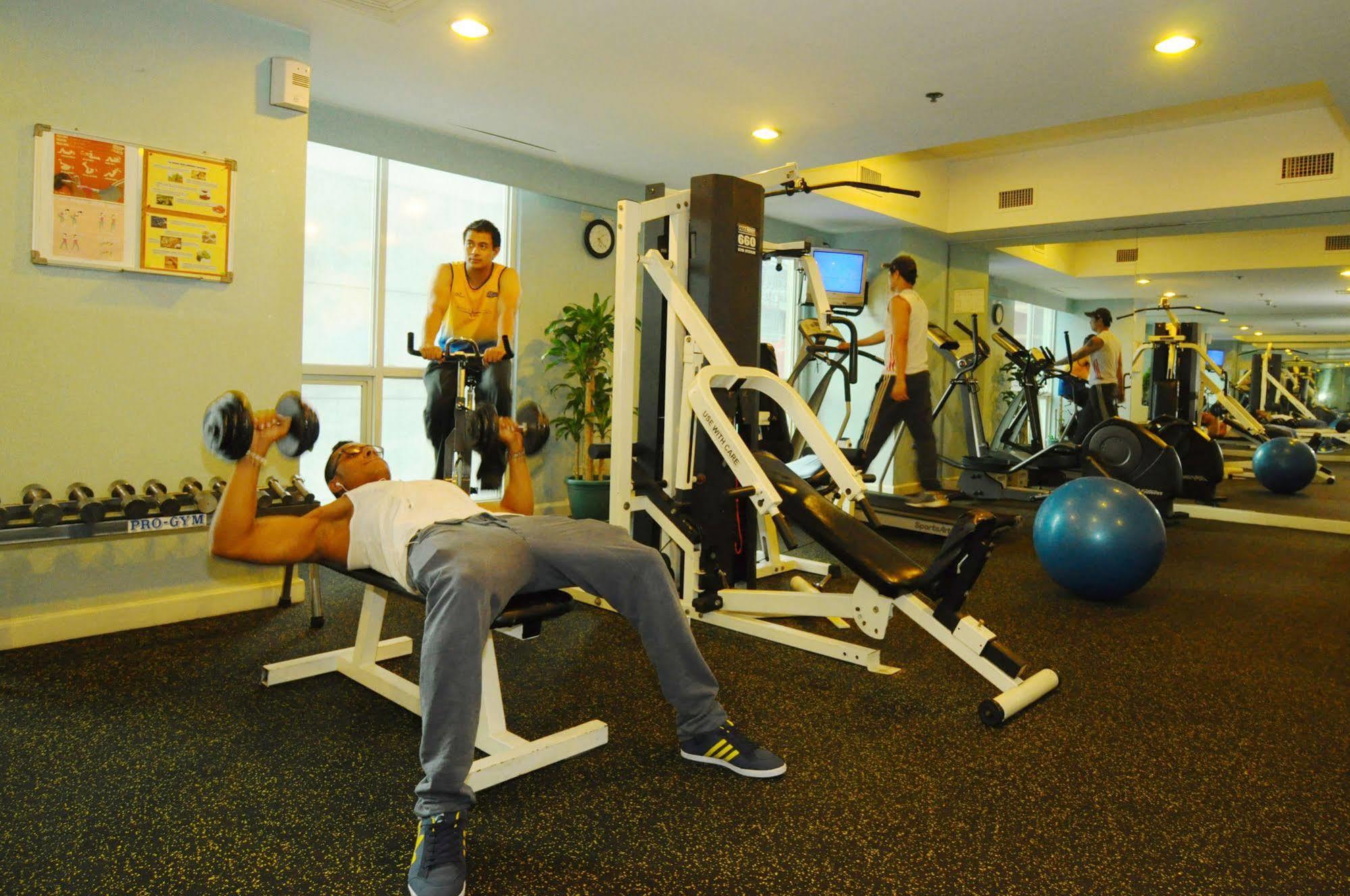 Oxford Suites Makati Makati City Bagian luar foto